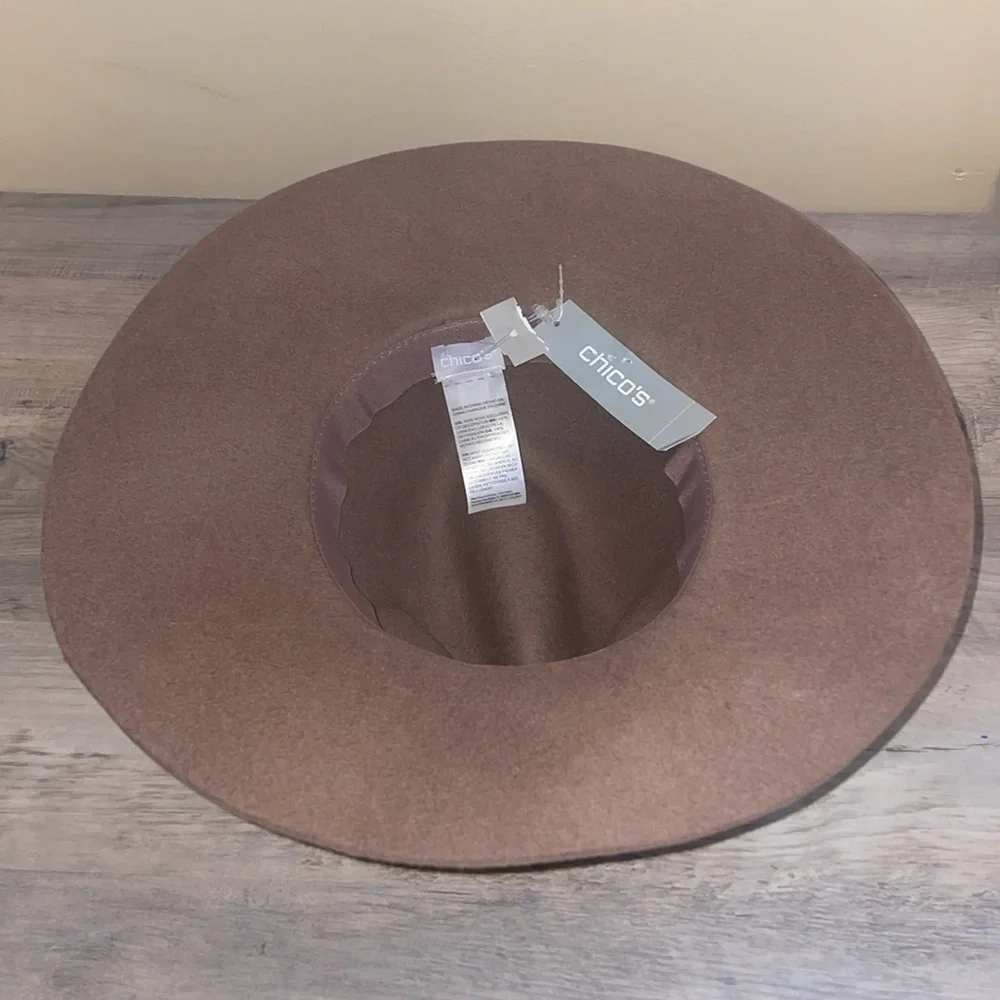 Chico's women’s hat Classic Tan brown  Wid Brim felt wool neutral NWT